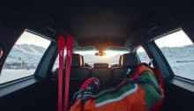 Kann man Ski und Skischuhe über Nacht im Auto lassen?