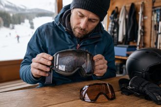 Wie lange hält eine Skibrille? Ersatzglas, Kratzer & Austausch richtig beurteilen